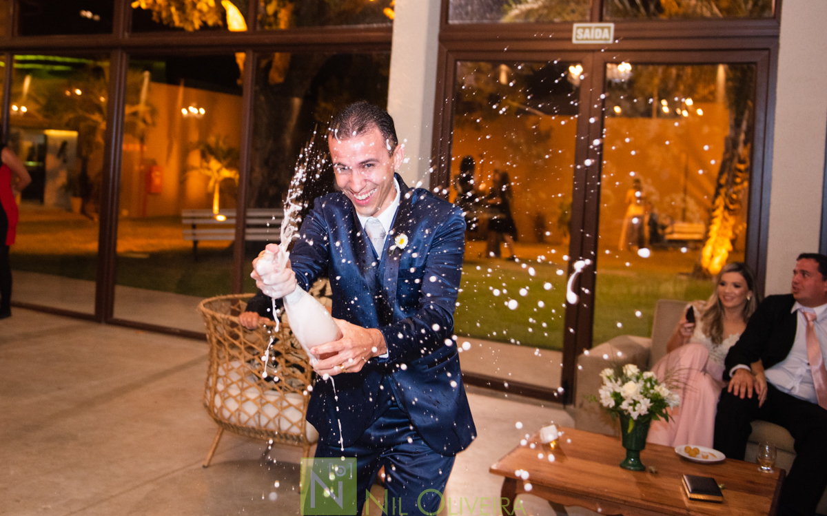 Recepção: Chez Marie, Rec Cerimonial, Decoração Jackson Júnior e Geraldo Barros, Cicero bolos Artísticos, Bem Casados Niedja Belo, Caipfruta Drinks, Locatto Móveis, Star Iluminação Cênica, Jambo Bebidas, Neide Freire, Make Luana Souza, Penteados da Deyse,