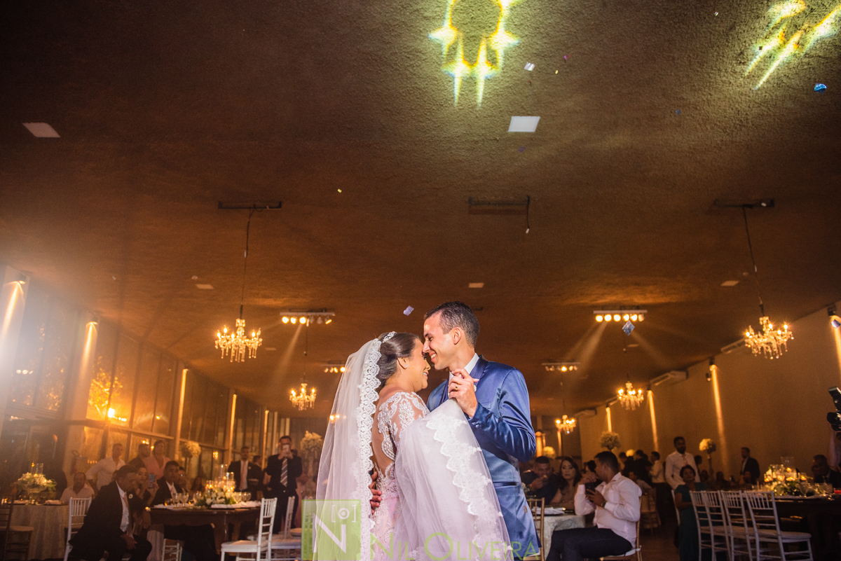 Recepção: Chez Marie, Rec Cerimonial, Decoração Jackson Júnior e Geraldo Barros, Cicero bolos Artísticos, Bem Casados Niedja Belo, Caipfruta Drinks, Locatto Móveis, Star Iluminação Cênica, Jambo Bebidas, Neide Freire, Make Luana Souza, Penteados da Deyse,