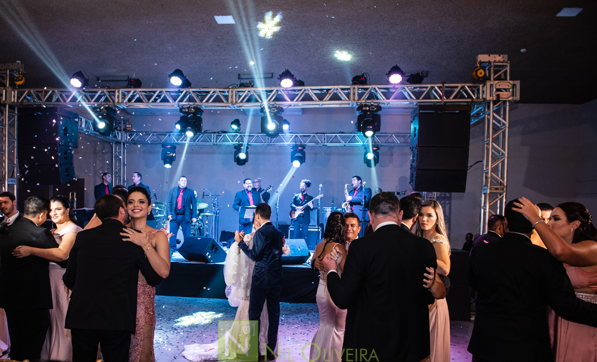 Recepção: Chez Marie, Rec Cerimonial, Decoração Jackson Júnior e Geraldo Barros, Cicero bolos Artísticos, Bem Casados Niedja Belo, Caipfruta Drinks, Locatto Móveis, Star Iluminação Cênica, Jambo Bebidas, Neide Freire, Make Luana Souza, Penteados da Deyse,