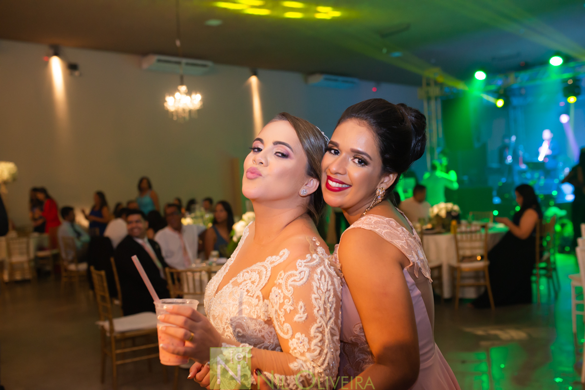 Recepção: Chez Marie, Rec Cerimonial, Decoração Jackson Júnior e Geraldo Barros, Cicero bolos Artísticos, Bem Casados Niedja Belo, Caipfruta Drinks, Locatto Móveis, Star Iluminação Cênica, Jambo Bebidas, Neide Freire, Make Luana Souza, Penteados da Deyse,