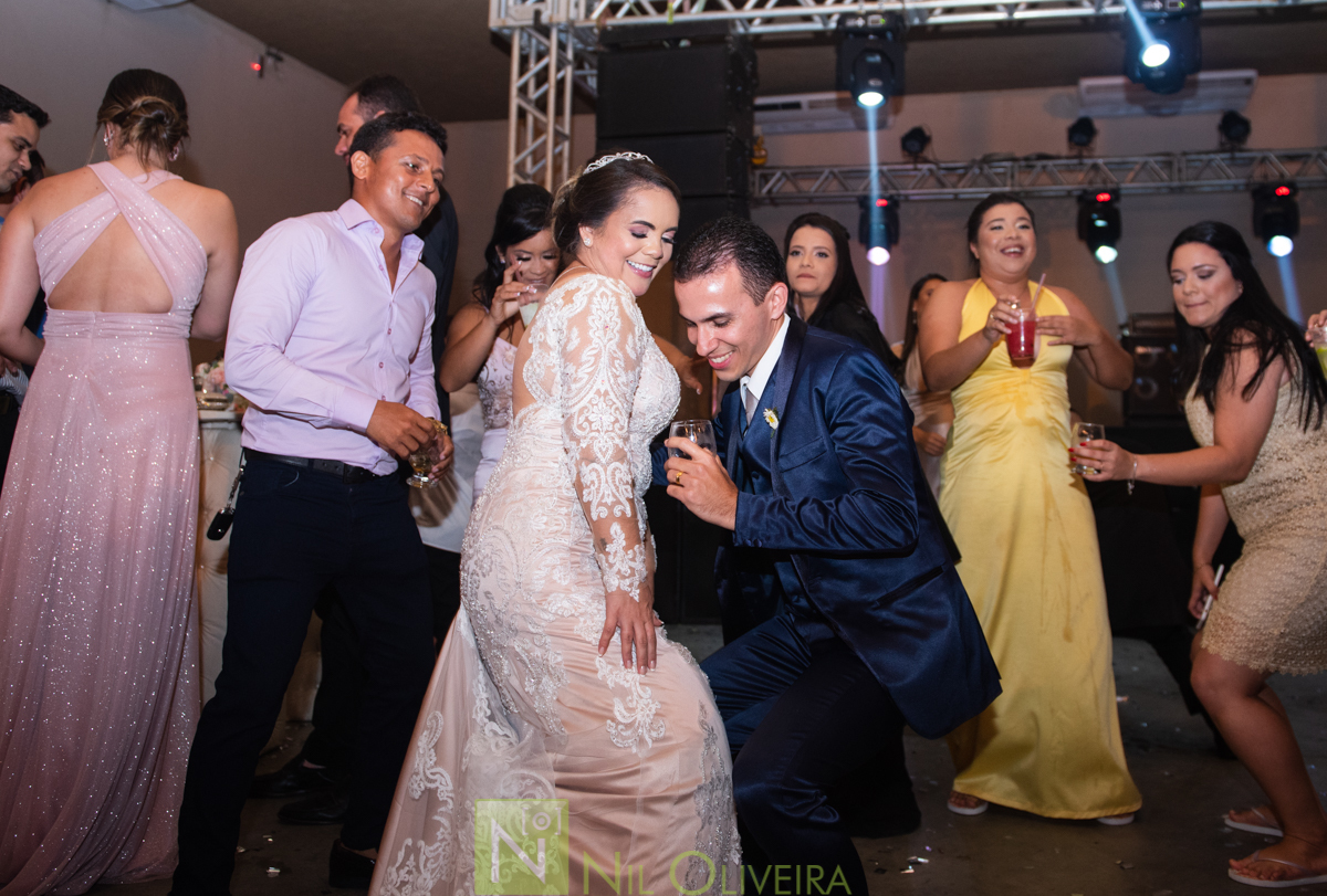 Recepção: Chez Marie, Rec Cerimonial, Decoração Jackson Júnior e Geraldo Barros, Cicero bolos Artísticos, Bem Casados Niedja Belo, Caipfruta Drinks, Locatto Móveis, Star Iluminação Cênica, Jambo Bebidas, Neide Freire, Make Luana Souza, Penteados da Deyse,