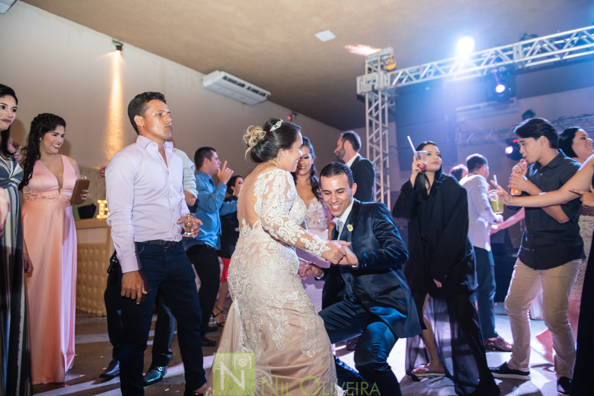 Recepção: Chez Marie, Rec Cerimonial, Decoração Jackson Júnior e Geraldo Barros, Cicero bolos Artísticos, Bem Casados Niedja Belo, Caipfruta Drinks, Locatto Móveis, Star Iluminação Cênica, Jambo Bebidas, Neide Freire, Make Luana Souza, Penteados da Deyse,