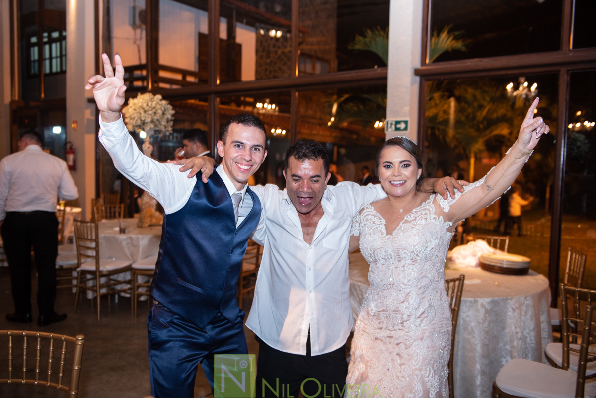 Recepção: Chez Marie, Rec Cerimonial, Decoração Jackson Júnior e Geraldo Barros, Cicero bolos Artísticos, Bem Casados Niedja Belo, Caipfruta Drinks, Locatto Móveis, Star Iluminação Cênica, Jambo Bebidas, Neide Freire, Make Luana Souza, Penteados da Deyse,