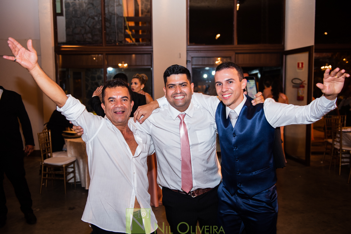 Recepção: Chez Marie, Rec Cerimonial, Decoração Jackson Júnior e Geraldo Barros, Cicero bolos Artísticos, Bem Casados Niedja Belo, Caipfruta Drinks, Locatto Móveis, Star Iluminação Cênica, Jambo Bebidas, Neide Freire, Make Luana Souza, Penteados da Deyse,