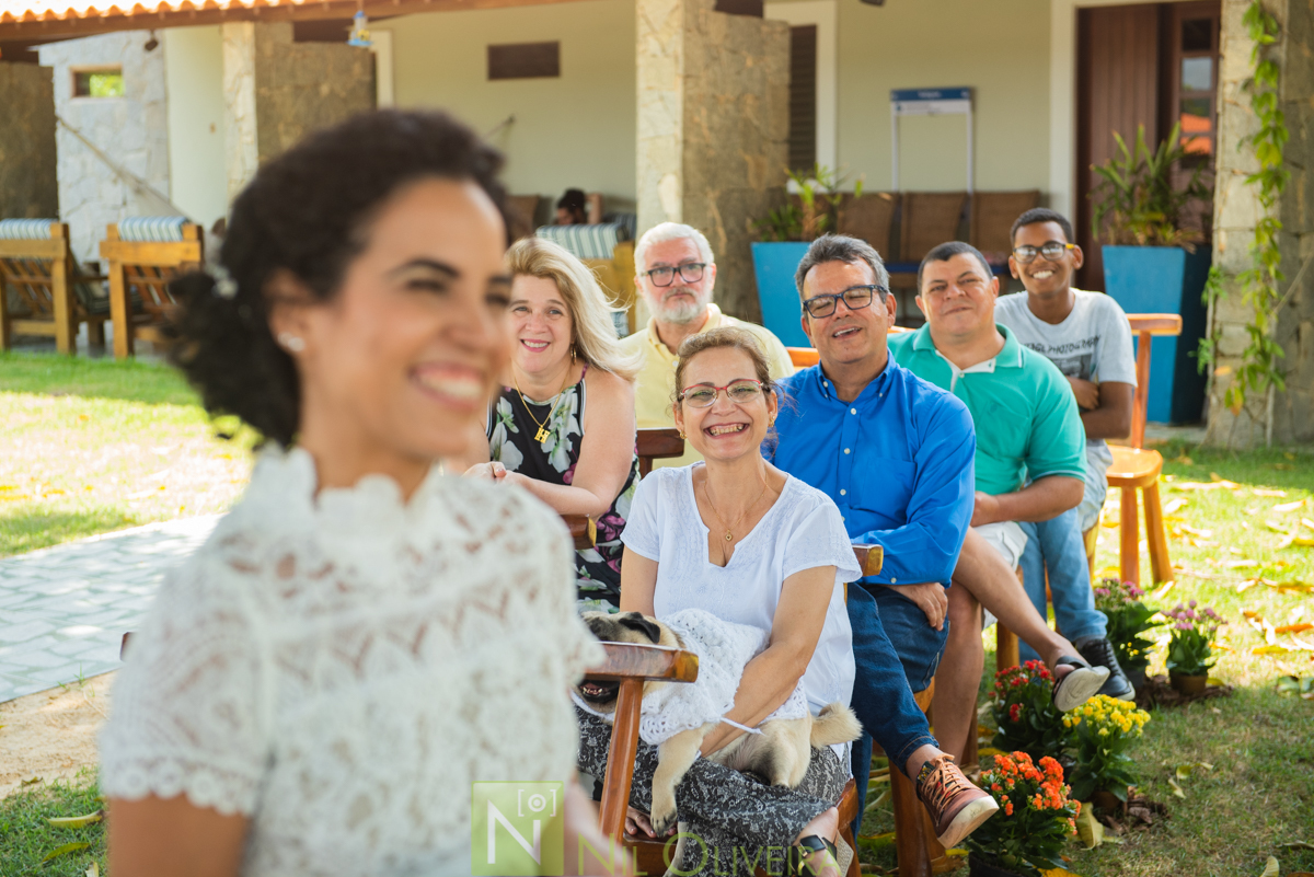 Local: @euquerosossego 
Vestido: @dita.oficial
Buquê: @cetin.acessoriosdenoiva
Bolo e doces: @brigadeiro.e.cia
Decoração e lembrancinhas : @ateliecriarte_