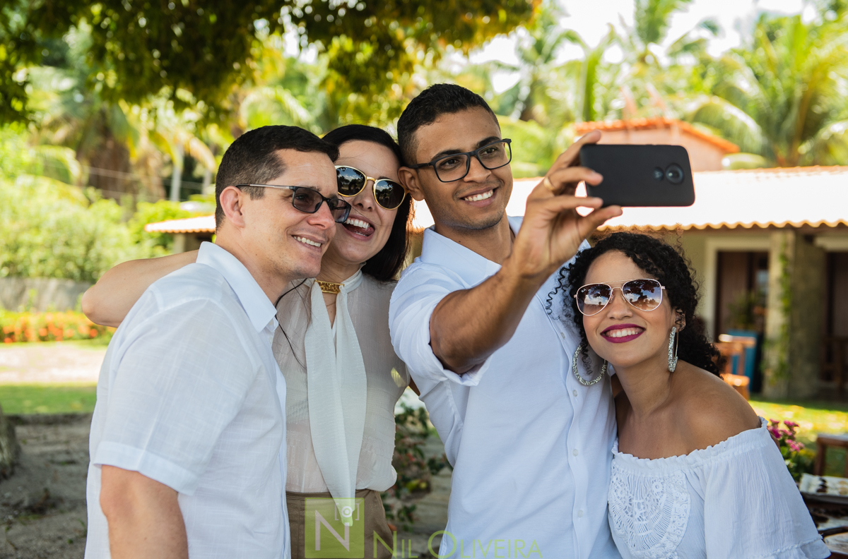 Local: @euquerosossego 
Vestido: @dita.oficial
Buquê: @cetin.acessoriosdenoiva
Bolo e doces: @brigadeiro.e.cia
Decoração e lembrancinhas : @ateliecriarte_