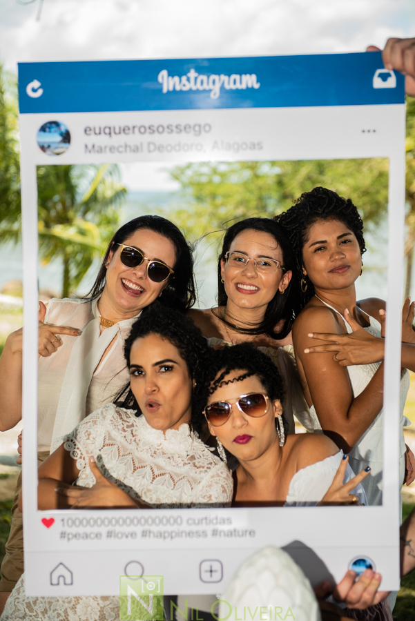 Local: @euquerosossego 
Vestido: @dita.oficial
Buquê: @cetin.acessoriosdenoiva
Bolo e doces: @brigadeiro.e.cia
Decoração e lembrancinhas : @ateliecriarte_