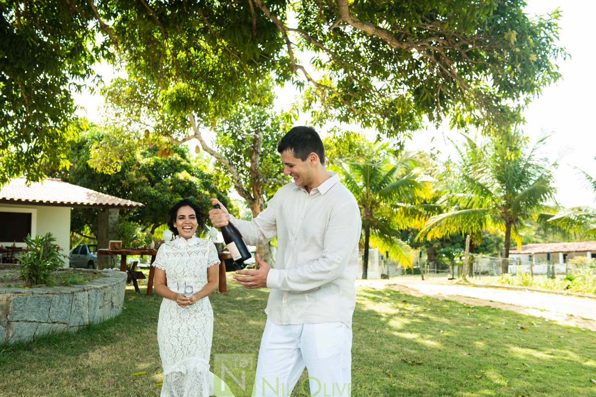 Local: @euquerosossego 
Vestido: @dita.oficial
Buquê: @cetin.acessoriosdenoiva
Bolo e doces: @brigadeiro.e.cia
Decoração e lembrancinhas : @ateliecriarte_