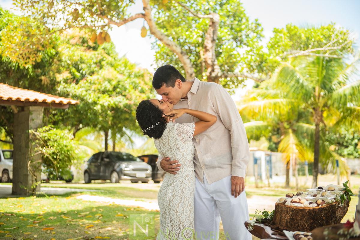 Local: @euquerosossego 
Vestido: @dita.oficial
Buquê: @cetin.acessoriosdenoiva
Bolo e doces: @brigadeiro.e.cia
Decoração e lembrancinhas : @ateliecriarte_