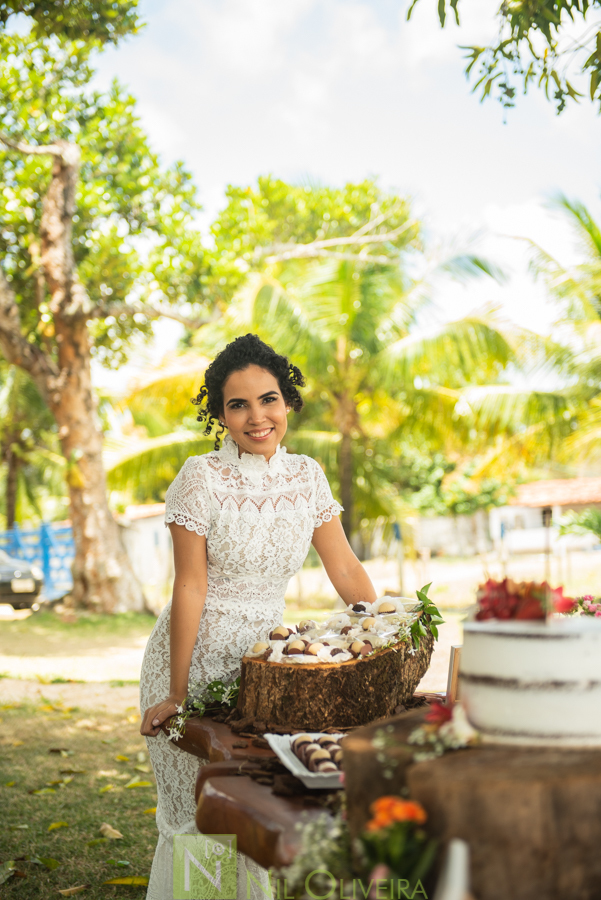 Local: @euquerosossego 
Vestido: @dita.oficial
Buquê: @cetin.acessoriosdenoiva
Bolo e doces: @brigadeiro.e.cia
Decoração e lembrancinhas : @ateliecriarte_