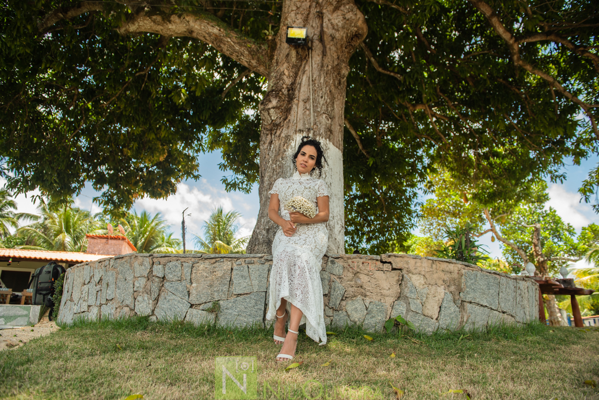 Local: @euquerosossego 
Vestido: @dita.oficial
Buquê: @cetin.acessoriosdenoiva
Bolo e doces: @brigadeiro.e.cia
Decoração e lembrancinhas : @ateliecriarte_