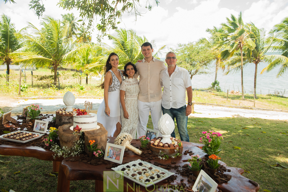Local: @euquerosossego 
Vestido: @dita.oficial
Buquê: @cetin.acessoriosdenoiva
Bolo e doces: @brigadeiro.e.cia
Decoração e lembrancinhas : @ateliecriarte_