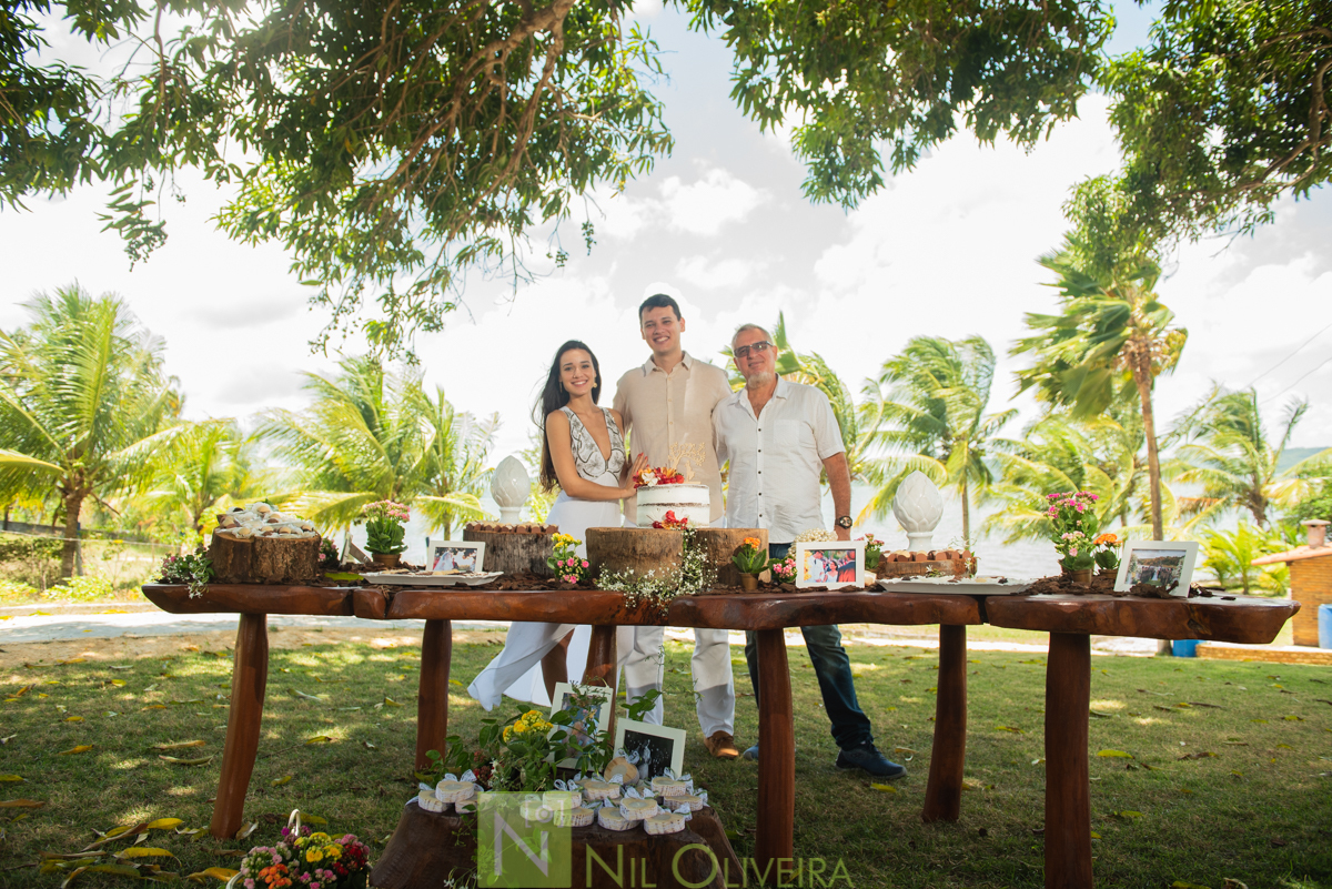 Local: @euquerosossego 
Vestido: @dita.oficial
Buquê: @cetin.acessoriosdenoiva
Bolo e doces: @brigadeiro.e.cia
Decoração e lembrancinhas : @ateliecriarte_