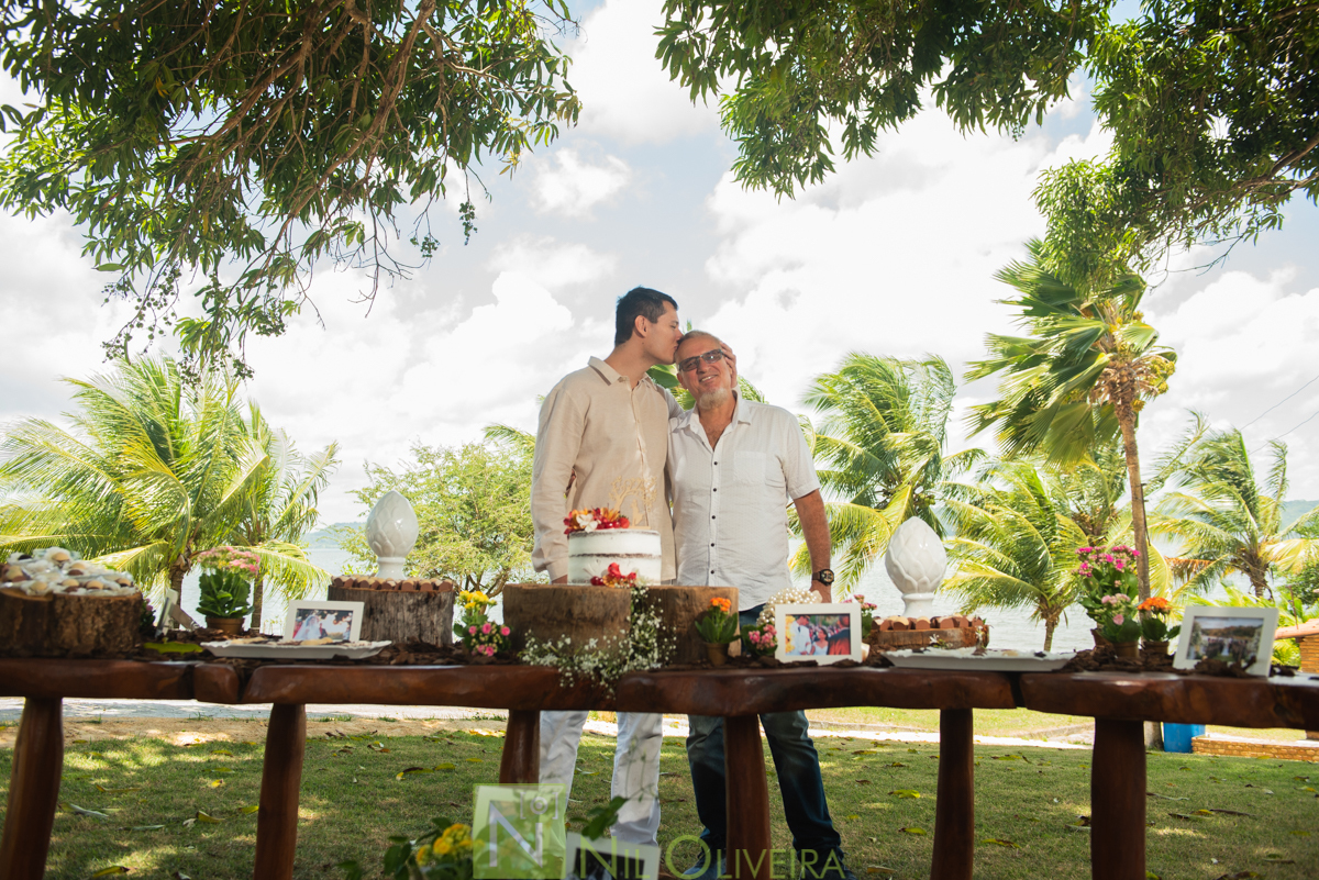 Local: @euquerosossego 
Vestido: @dita.oficial
Buquê: @cetin.acessoriosdenoiva
Bolo e doces: @brigadeiro.e.cia
Decoração e lembrancinhas : @ateliecriarte_