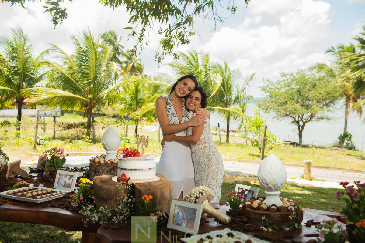Local: @euquerosossego 
Vestido: @dita.oficial
Buquê: @cetin.acessoriosdenoiva
Bolo e doces: @brigadeiro.e.cia
Decoração e lembrancinhas : @ateliecriarte_
