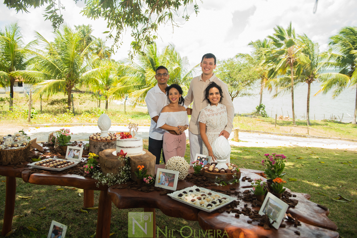 Local: @euquerosossego 
Vestido: @dita.oficial
Buquê: @cetin.acessoriosdenoiva
Bolo e doces: @brigadeiro.e.cia
Decoração e lembrancinhas : @ateliecriarte_