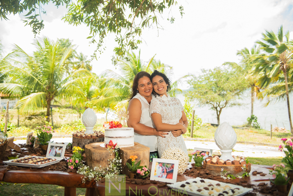 Local: @euquerosossego 
Vestido: @dita.oficial
Buquê: @cetin.acessoriosdenoiva
Bolo e doces: @brigadeiro.e.cia
Decoração e lembrancinhas : @ateliecriarte_