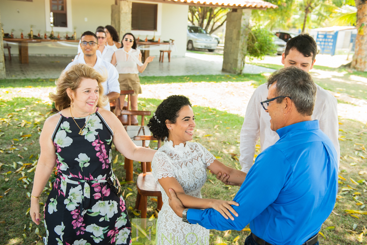Local: @euquerosossego 
Vestido: @dita.oficial
Buquê: @cetin.acessoriosdenoiva
Bolo e doces: @brigadeiro.e.cia
Decoração e lembrancinhas : @ateliecriarte_