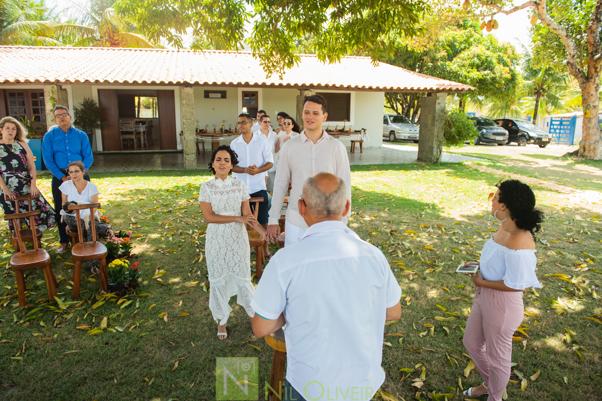 Local: @euquerosossego 
Vestido: @dita.oficial
Buquê: @cetin.acessoriosdenoiva
Bolo e doces: @brigadeiro.e.cia
Decoração e lembrancinhas : @ateliecriarte_