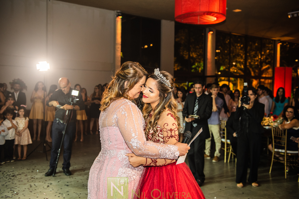 Fotógrafo de 15 anos Maceió Alagoas, Salão de festas Chez marie, BuffetChez marie, Tranças da Leticia, Decorador Rastellis Eventos, Palco, som e iluminação: P2 Áudio visual, Seguranças: Sr. Ferreira, Letras luminosas: Reled Maceió, Bebidas: Jambo Bebidas