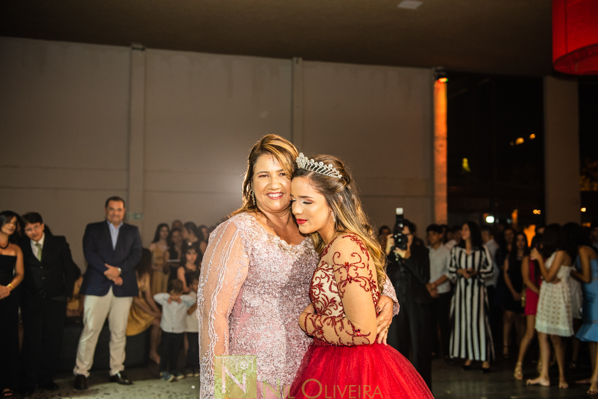 Fotógrafo de 15 anos Maceió Alagoas, Salão de festas Chez marie, BuffetChez marie, Tranças da Leticia, Decorador Rastellis Eventos, Palco, som e iluminação: P2 Áudio visual, Seguranças: Sr. Ferreira, Letras luminosas: Reled Maceió, Bebidas: Jambo Bebidas