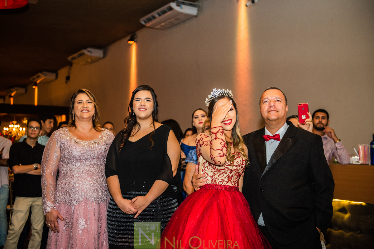 Fotógrafo de 15 anos Maceió Alagoas, Salão de festas Chez marie, BuffetChez marie, Tranças da Leticia, Decorador Rastellis Eventos, Palco, som e iluminação: P2 Áudio visual, Seguranças: Sr. Ferreira, Letras luminosas: Reled Maceió, Bebidas: Jambo Bebidas