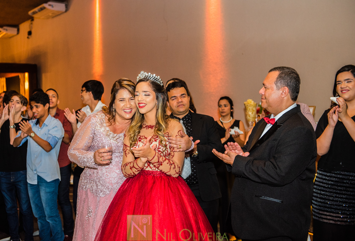 Fotógrafo de 15 anos Maceió Alagoas, Salão de festas Chez marie, BuffetChez marie, Tranças da Leticia, Decorador Rastellis Eventos, Palco, som e iluminação: P2 Áudio visual, Seguranças: Sr. Ferreira, Letras luminosas: Reled Maceió, Bebidas: Jambo Bebidas