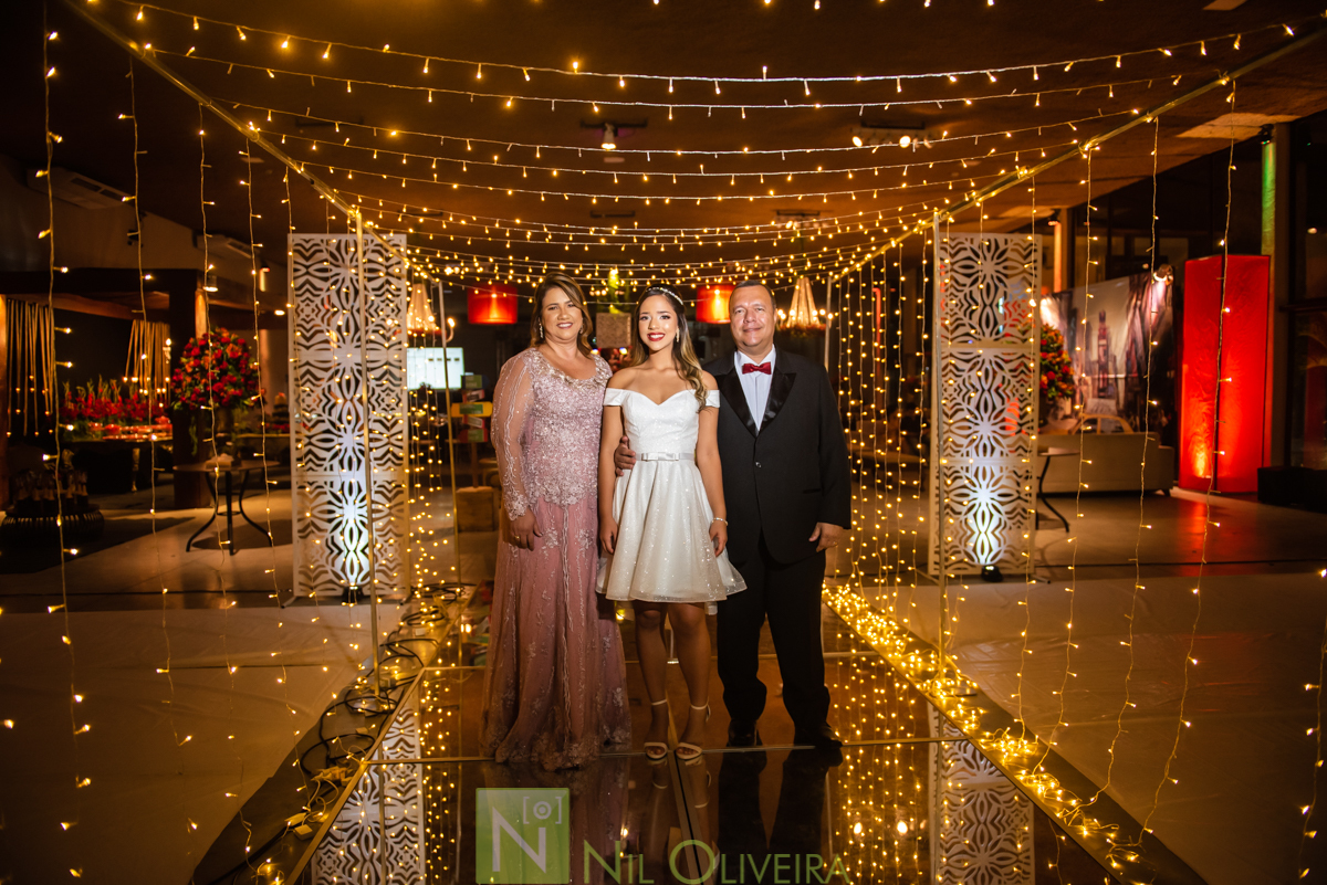 Fotógrafo de 15 anos Maceió Alagoas, Salão de festas Chez marie, BuffetChez marie, Tranças da Leticia, Decorador Rastellis Eventos, Palco, som e iluminação: P2 Áudio visual, Seguranças: Sr. Ferreira, Letras luminosas: Reled Maceió, Bebidas: Jambo Bebidas