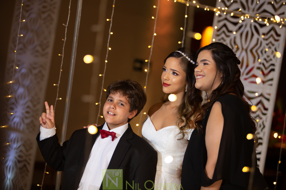 Fotógrafo de 15 anos Maceió Alagoas, Salão de festas Chez marie, BuffetChez marie, Tranças da Leticia, Decorador Rastellis Eventos, Palco, som e iluminação: P2 Áudio visual, Seguranças: Sr. Ferreira, Letras luminosas: Reled Maceió, Bebidas: Jambo Bebidas