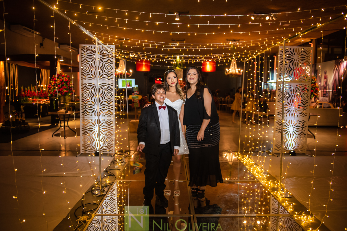 Fotógrafo de 15 anos Maceió Alagoas, Salão de festas Chez marie, BuffetChez marie, Tranças da Leticia, Decorador Rastellis Eventos, Palco, som e iluminação: P2 Áudio visual, Seguranças: Sr. Ferreira, Letras luminosas: Reled Maceió, Bebidas: Jambo Bebidas