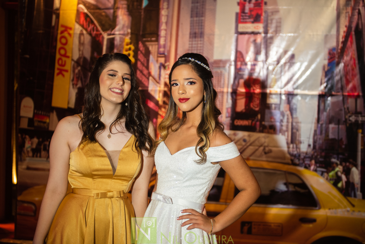 Fotógrafo de 15 anos Maceió Alagoas, Salão de festas Chez marie, BuffetChez marie, Tranças da Leticia, Decorador Rastellis Eventos, Palco, som e iluminação: P2 Áudio visual, Seguranças: Sr. Ferreira, Letras luminosas: Reled Maceió, Bebidas: Jambo Bebidas