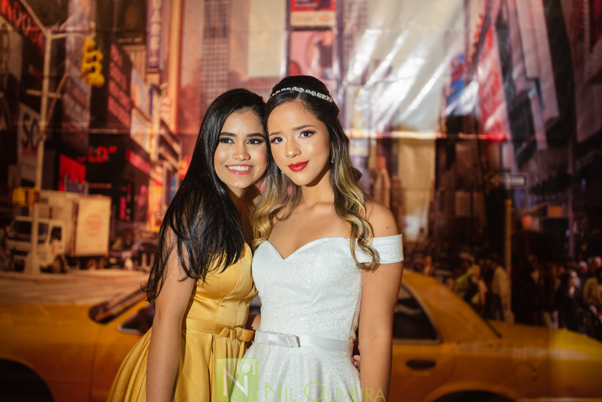 Fotógrafo de 15 anos Maceió Alagoas, Salão de festas Chez marie, BuffetChez marie, Tranças da Leticia, Decorador Rastellis Eventos, Palco, som e iluminação: P2 Áudio visual, Seguranças: Sr. Ferreira, Letras luminosas: Reled Maceió, Bebidas: Jambo Bebidas