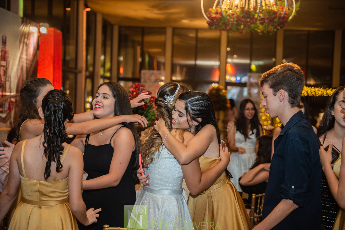 Fotógrafo de 15 anos Maceió Alagoas, Salão de festas Chez marie, BuffetChez marie, Tranças da Leticia, Decorador Rastellis Eventos, Palco, som e iluminação: P2 Áudio visual, Seguranças: Sr. Ferreira, Letras luminosas: Reled Maceió, Bebidas: Jambo Bebidas