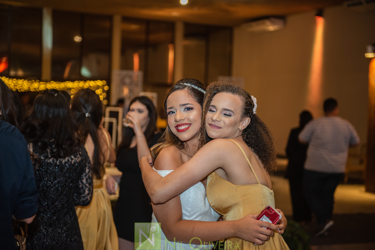 Fotógrafo de 15 anos Maceió Alagoas, Salão de festas Chez marie, BuffetChez marie, Tranças da Leticia, Decorador Rastellis Eventos, Palco, som e iluminação: P2 Áudio visual, Seguranças: Sr. Ferreira, Letras luminosas: Reled Maceió, Bebidas: Jambo Bebidas