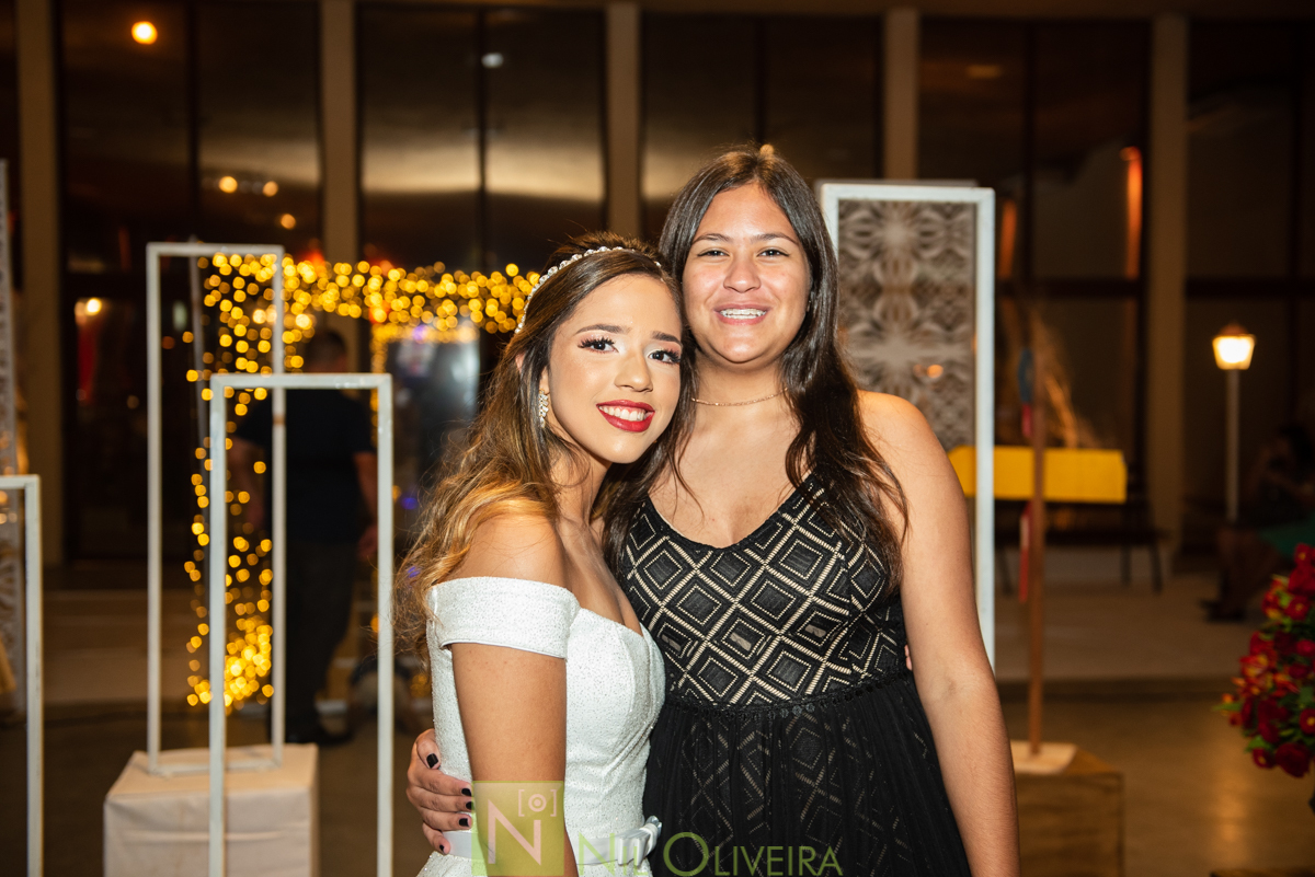Fotógrafo de 15 anos Maceió Alagoas, Salão de festas Chez marie, BuffetChez marie, Tranças da Leticia, Decorador Rastellis Eventos, Palco, som e iluminação: P2 Áudio visual, Seguranças: Sr. Ferreira, Letras luminosas: Reled Maceió, Bebidas: Jambo Bebidas