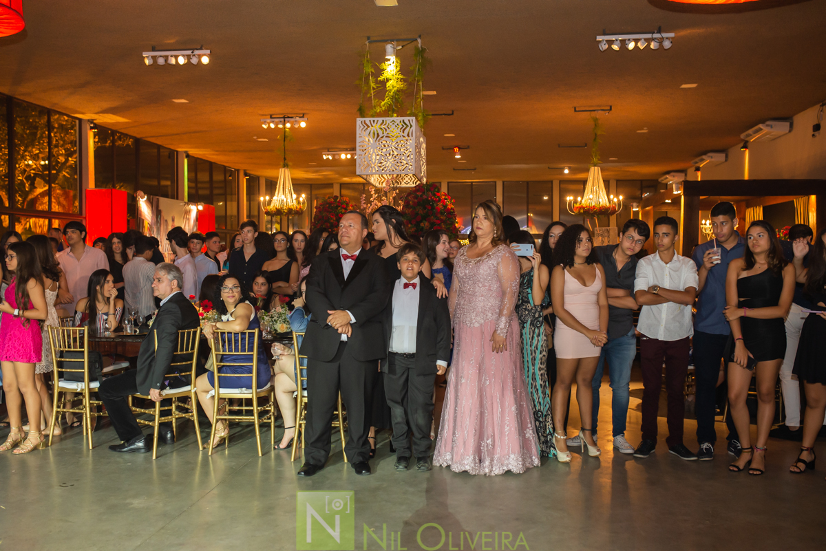 Fotógrafo de 15 anos Maceió Alagoas, Salão de festas Chez marie, BuffetChez marie, Tranças da Leticia, Decorador Rastellis Eventos, Palco, som e iluminação: P2 Áudio visual, Seguranças: Sr. Ferreira, Letras luminosas: Reled Maceió, Bebidas: Jambo Bebidas