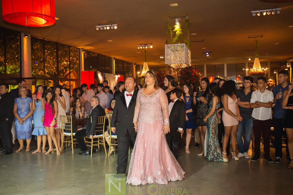 Fotógrafo de 15 anos Maceió Alagoas, Salão de festas Chez marie, BuffetChez marie, Tranças da Leticia, Decorador Rastellis Eventos, Palco, som e iluminação: P2 Áudio visual, Seguranças: Sr. Ferreira, Letras luminosas: Reled Maceió, Bebidas: Jambo Bebidas
