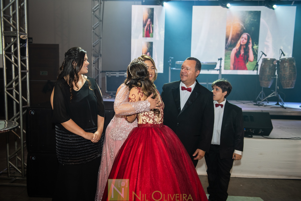 Fotógrafo de 15 anos Maceió Alagoas, Salão de festas Chez marie, BuffetChez marie, Tranças da Leticia, Decorador Rastellis Eventos, Palco, som e iluminação: P2 Áudio visual, Seguranças: Sr. Ferreira, Letras luminosas: Reled Maceió, Bebidas: Jambo Bebidas