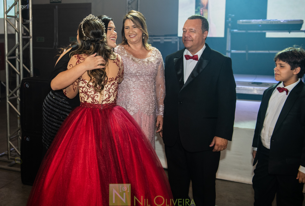 Fotógrafo de 15 anos Maceió Alagoas, Salão de festas Chez marie, BuffetChez marie, Tranças da Leticia, Decorador Rastellis Eventos, Palco, som e iluminação: P2 Áudio visual, Seguranças: Sr. Ferreira, Letras luminosas: Reled Maceió, Bebidas: Jambo Bebidas