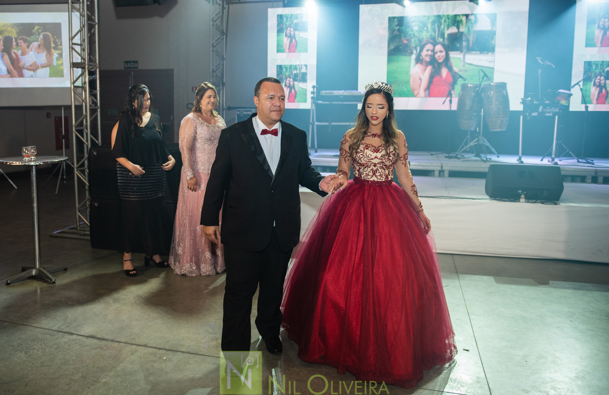 Fotógrafo de 15 anos Maceió Alagoas, Salão de festas Chez marie, BuffetChez marie, Tranças da Leticia, Decorador Rastellis Eventos, Palco, som e iluminação: P2 Áudio visual, Seguranças: Sr. Ferreira, Letras luminosas: Reled Maceió, Bebidas: Jambo Bebidas