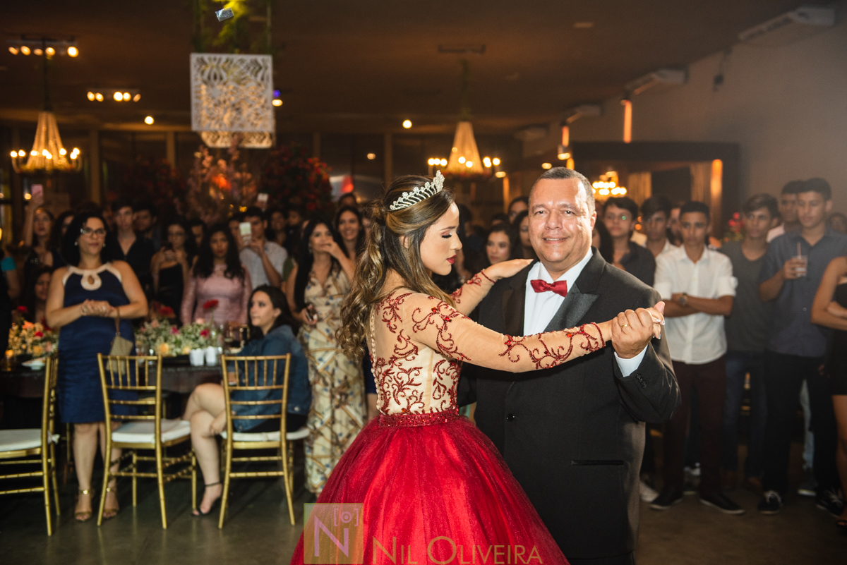 Fotógrafo de 15 anos Maceió Alagoas, Salão de festas Chez marie, BuffetChez marie, Tranças da Leticia, Decorador Rastellis Eventos, Palco, som e iluminação: P2 Áudio visual, Seguranças: Sr. Ferreira, Letras luminosas: Reled Maceió, Bebidas: Jambo Bebidas