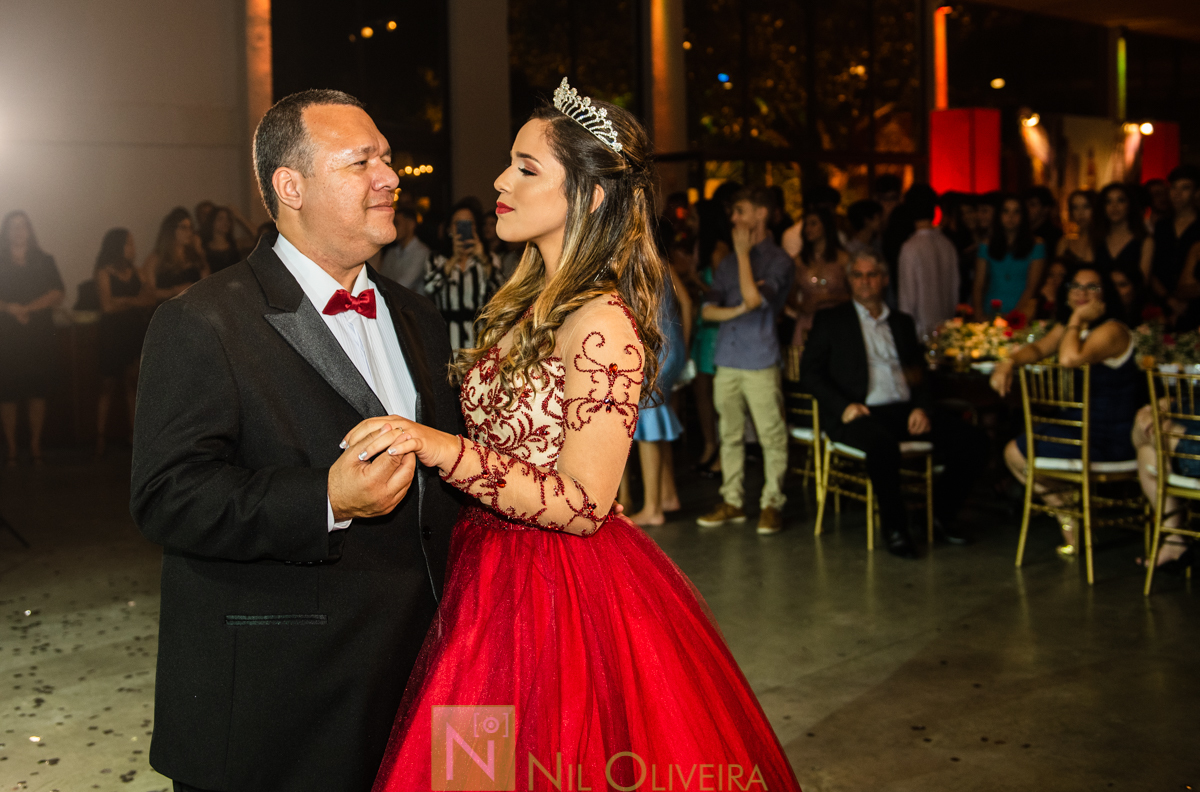 Fotógrafo de 15 anos Maceió Alagoas, Salão de festas Chez marie, BuffetChez marie, Tranças da Leticia, Decorador Rastellis Eventos, Palco, som e iluminação: P2 Áudio visual, Seguranças: Sr. Ferreira, Letras luminosas: Reled Maceió, Bebidas: Jambo Bebidas