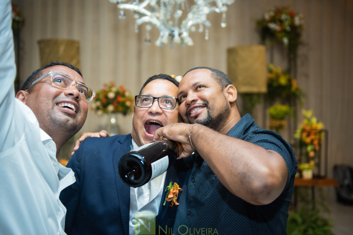 Fotógrafo de casamento Maceió, Le Jardin Recepções, Decoração Le Jardin Recepções, Espelho mágico: Picturef Fun, Vestido: Arrazo Noivas, Unhas: Neta Melo Studio, Cantor: Pitú o Rei da Farra, Cabelo e make: Michelle Almeida
