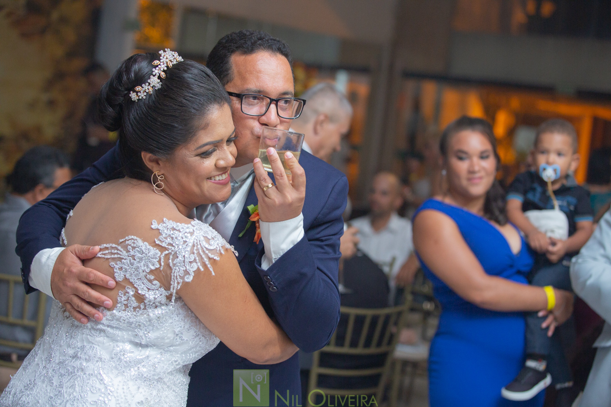 Fotógrafo de casamento Maceió, Le Jardin Recepções, Decoração Le Jardin Recepções, Espelho mágico: Picturef Fun, Vestido: Arrazo Noivas, Unhas: Neta Melo Studio, Cantor: Pitú o Rei da Farra, Cabelo e make: Michelle Almeida