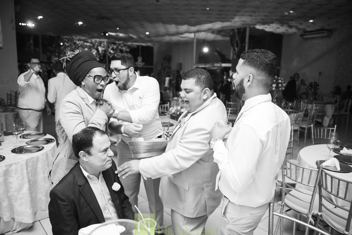 Fotógrafo de casamento Maceió, Le Jardin Recepções, Decoração Le Jardin Recepções, Espelho mágico: Picturef Fun, Vestido: Arrazo Noivas, Unhas: Neta Melo Studio, Cantor: Pitú o Rei da Farra, Cabelo e make: Michelle Almeida