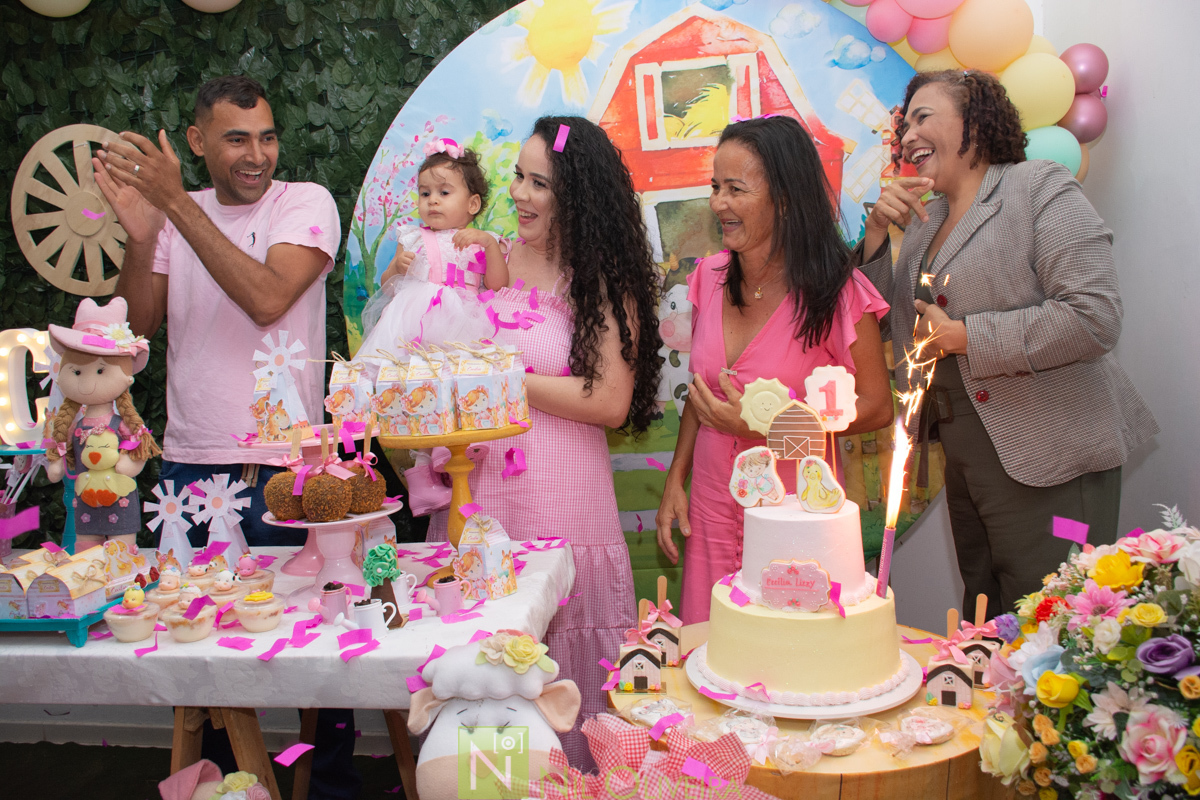 Fotógrafo de aniversário Maceió, Fotógrafo Maceió, salão de festa piroetta, fotos criativas de casamento, fotos criativas pré wedding, trash the dress Maceió, wesley bolos, wesley bolos maceió
