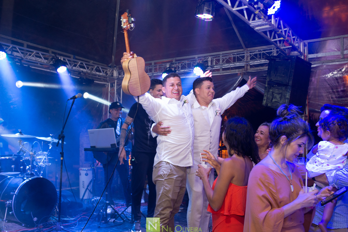 Fotógrafo de casamento Maceió, Cerimônia e Recepção: Villa Del Mare “Alagoas”
, Alex lima Decor, Ac2 Assessoria e Cerimonial, Cabelo e make up: Praquê Salão
, Vestido da Noiva Arrazo noivas, Villa Del Mare “Alagoas, Leve Amor Music, Nathan Santos Cake
