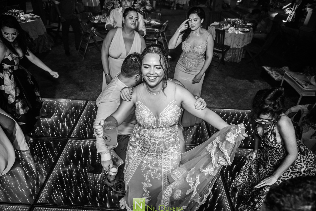 Fotógrafo de casamento Maceió, Cerimônia e Recepção: Villa Del Mare “Alagoas”
, Alex lima Decor, Ac2 Assessoria e Cerimonial, Cabelo e make up: Praquê Salão
, Vestido da Noiva Arrazo noivas, Villa Del Mare “Alagoas, Leve Amor Music, Nathan Santos Cake
