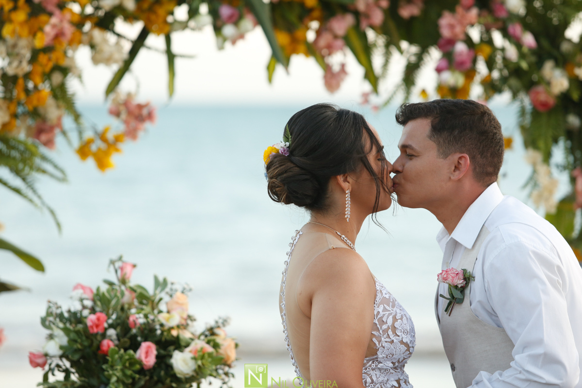 Fotógrafo de casamento Maceió, Cerimônia e Recepção: Villa Del Mare “Alagoas”
, Alex lima Decor, Ac2 Assessoria e Cerimonial, Cabelo e make up: Praquê Salão
, Vestido da Noiva Arrazo noivas, Villa Del Mare “Alagoas, Leve Amor Music, Nathan Santos Cake
