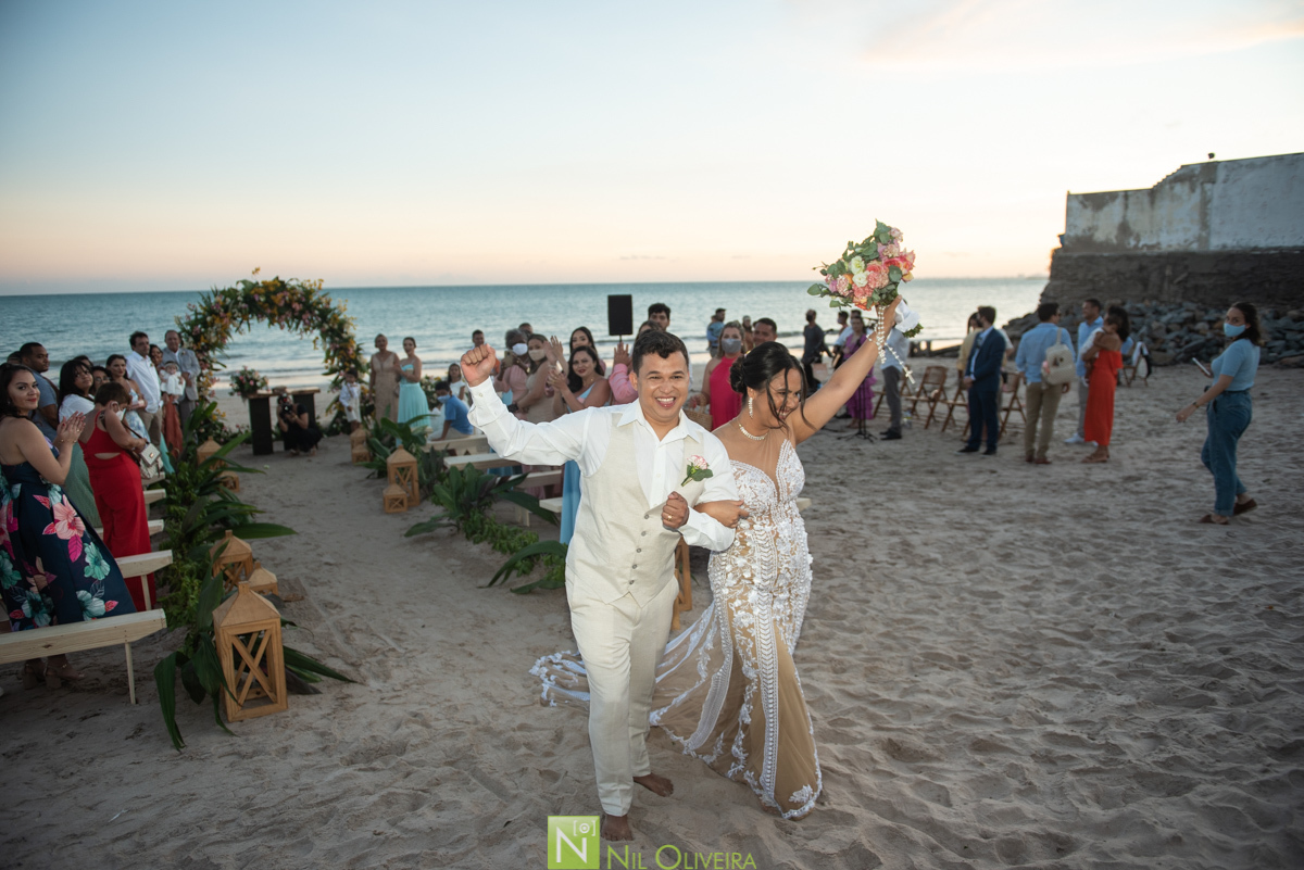 Fotógrafo de casamento Maceió, Cerimônia e Recepção: Villa Del Mare “Alagoas”
, Alex lima Decor, Ac2 Assessoria e Cerimonial, Cabelo e make up: Praquê Salão
, Vestido da Noiva Arrazo noivas, Villa Del Mare “Alagoas, Leve Amor Music, Nathan Santos Cake
